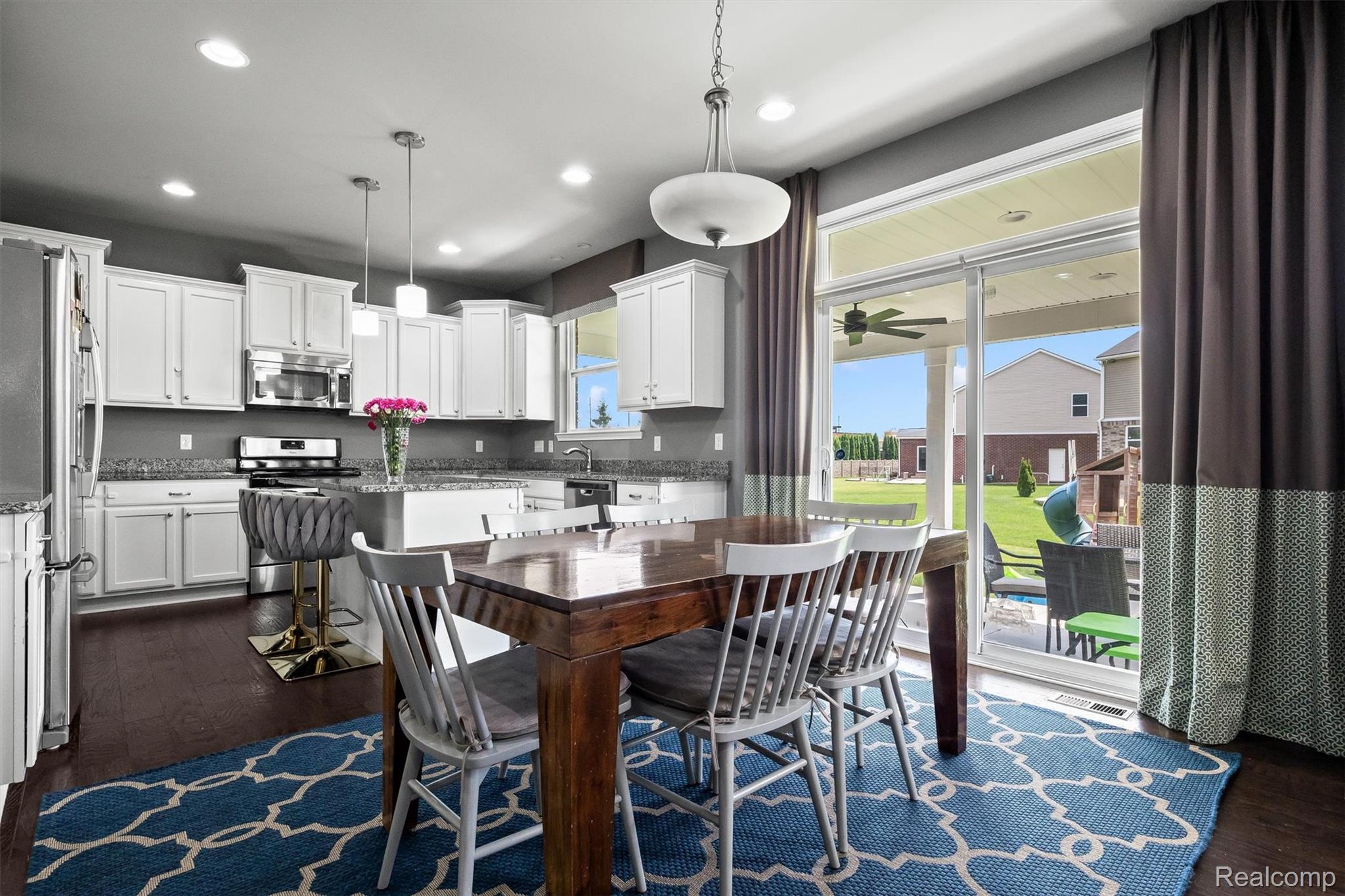 7810 N Central Park