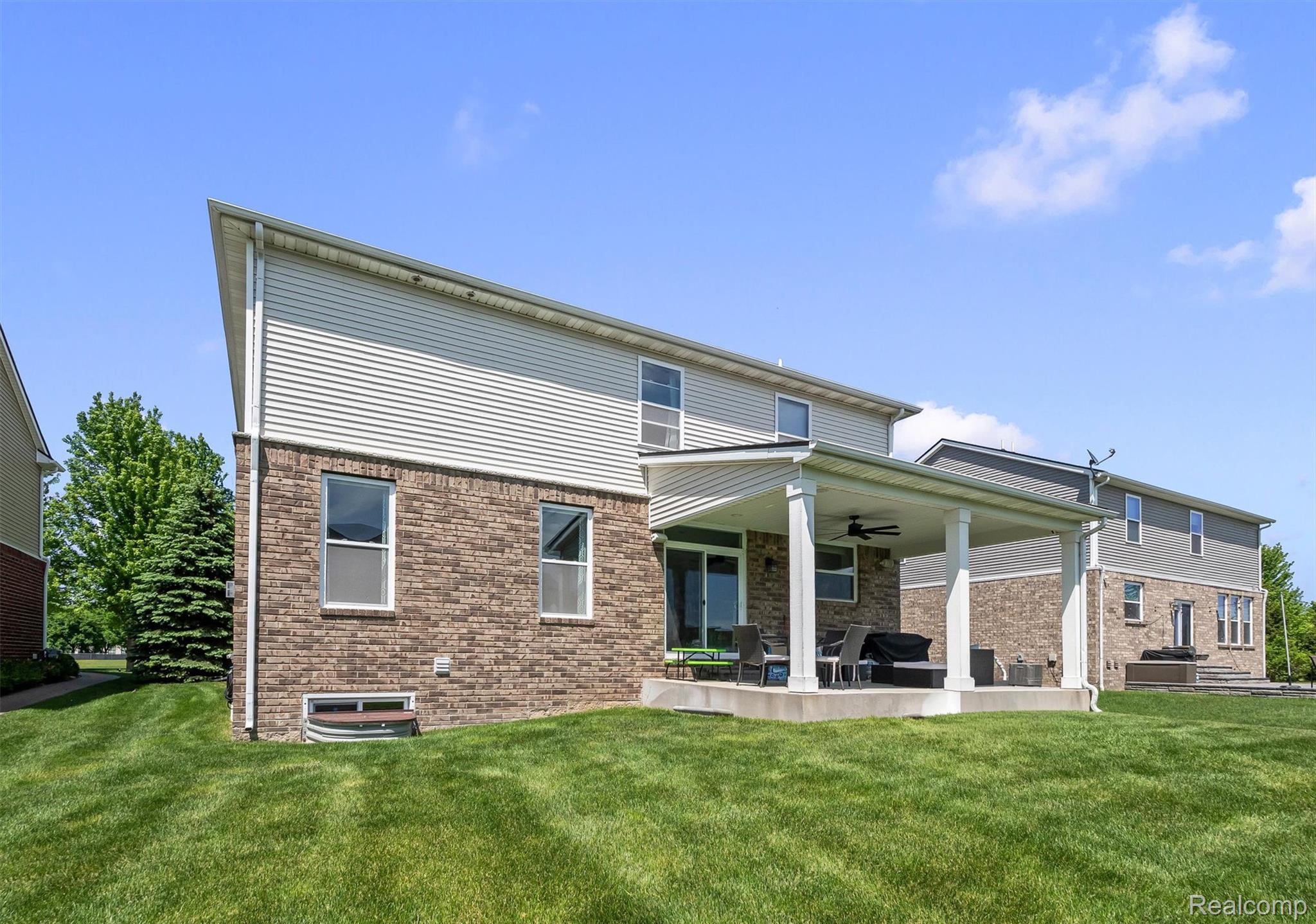7810 N Central Park