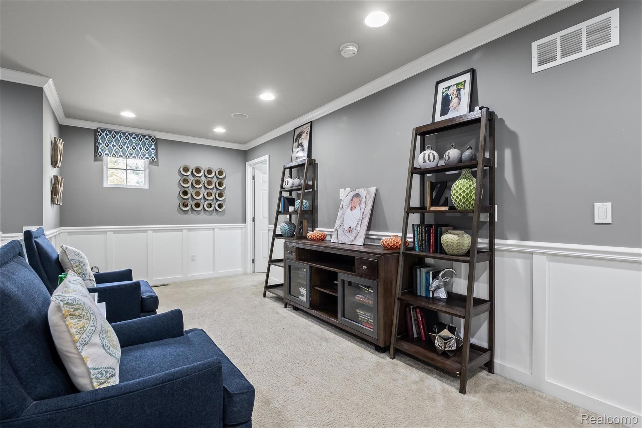 7810 N Central Park