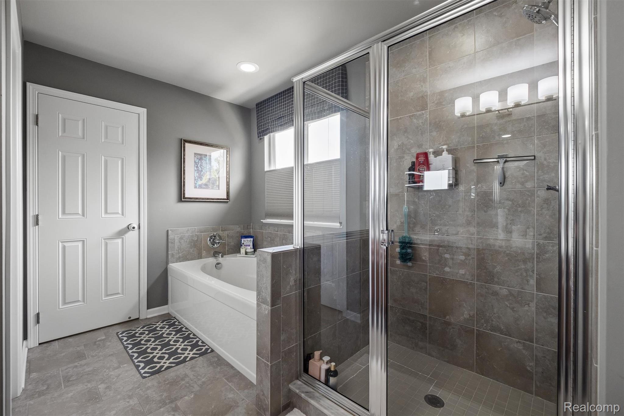 7810 N Central Park
