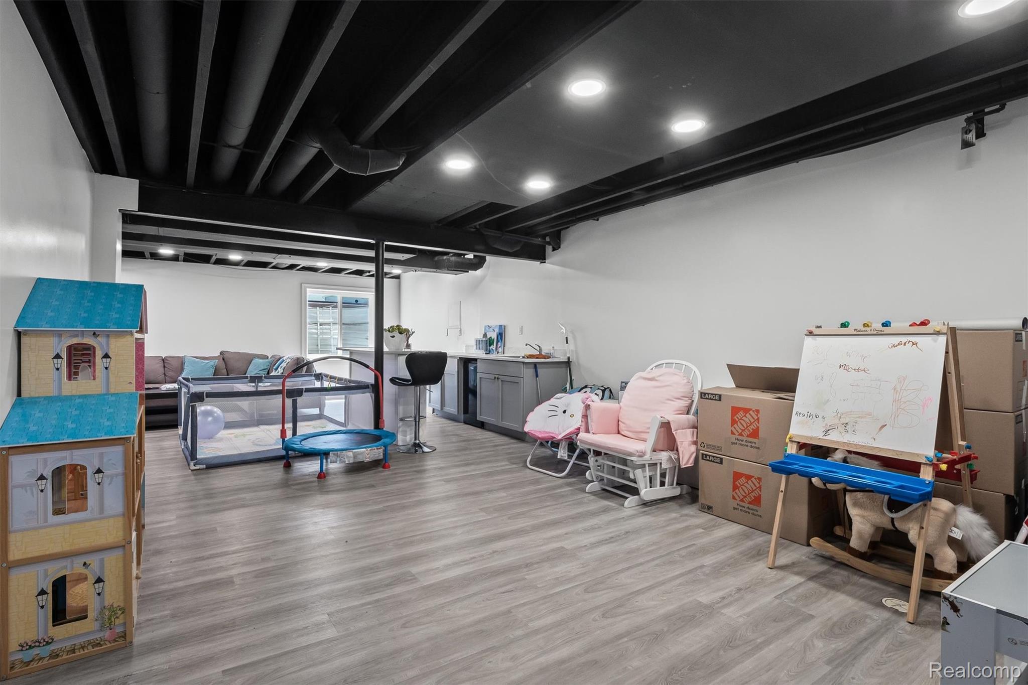 7810 N Central Park