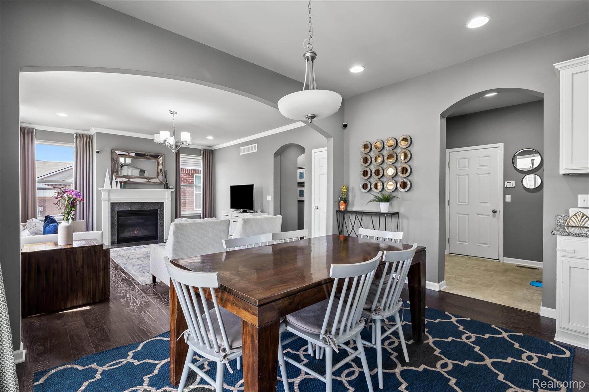 7810 N Central Park