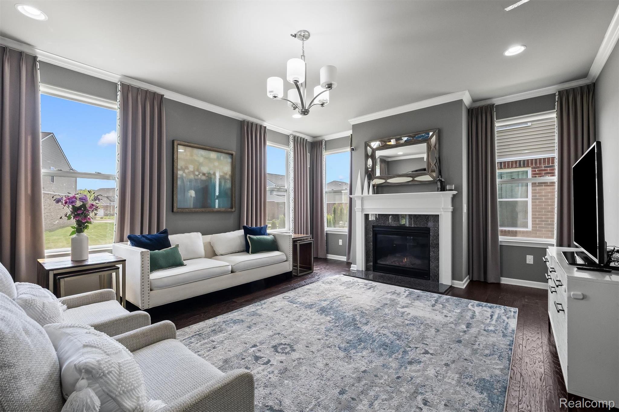 7810 N Central Park