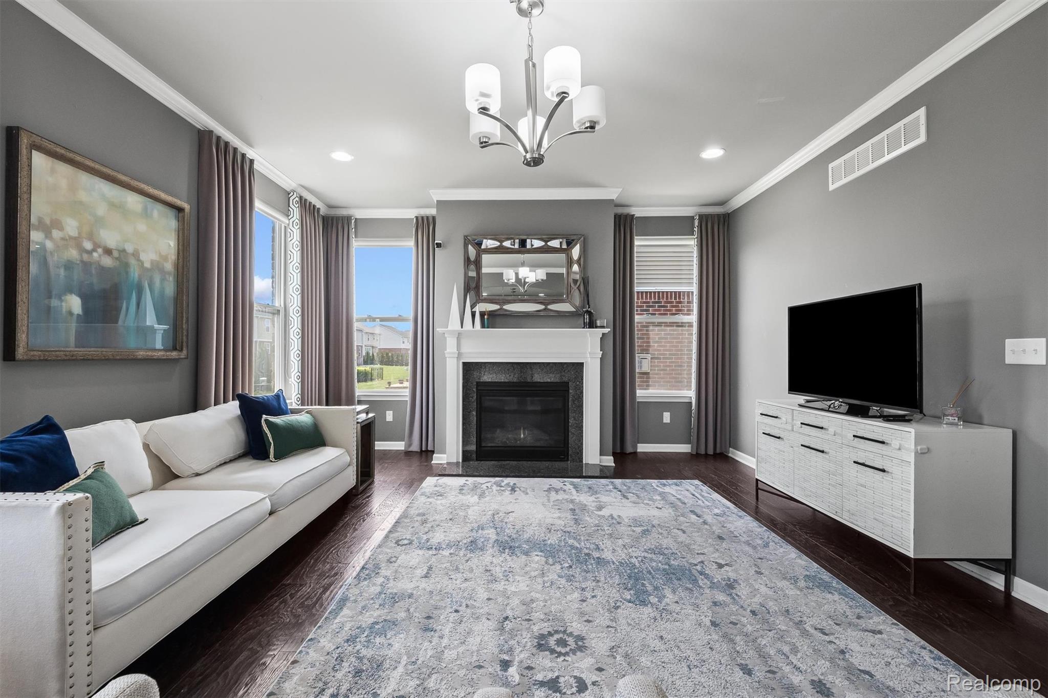 7810 N Central Park