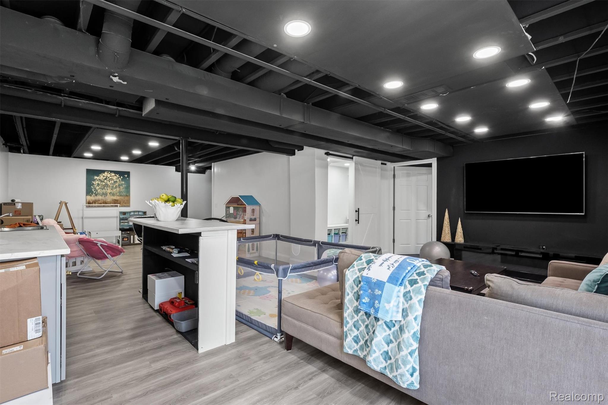 7810 N Central Park