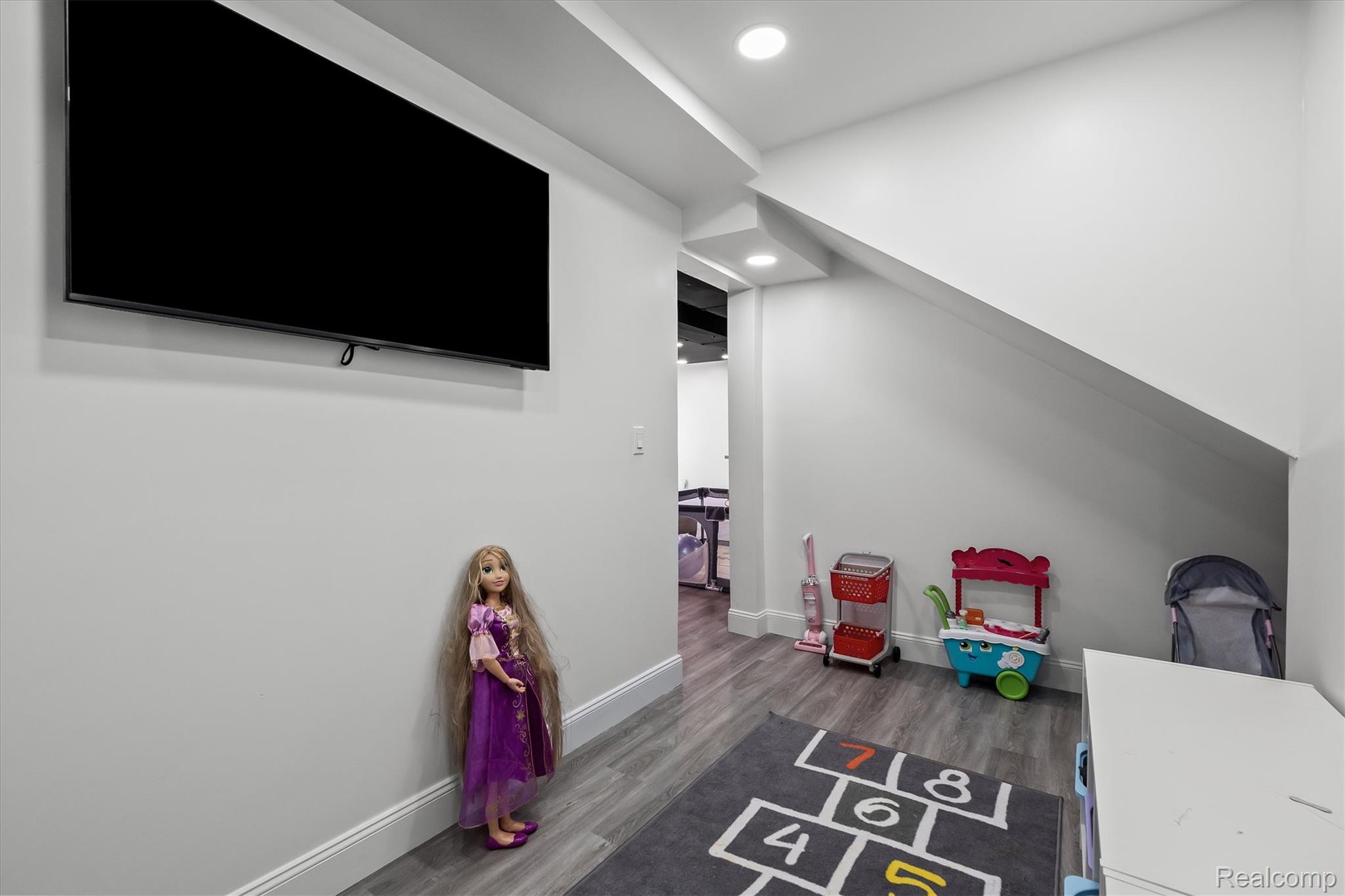 7810 N Central Park