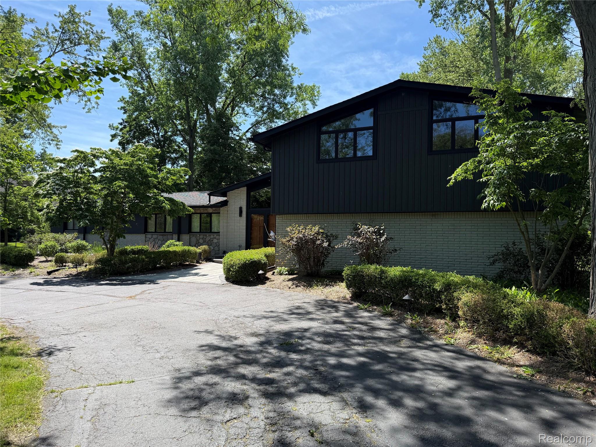 1429 Quarton Road