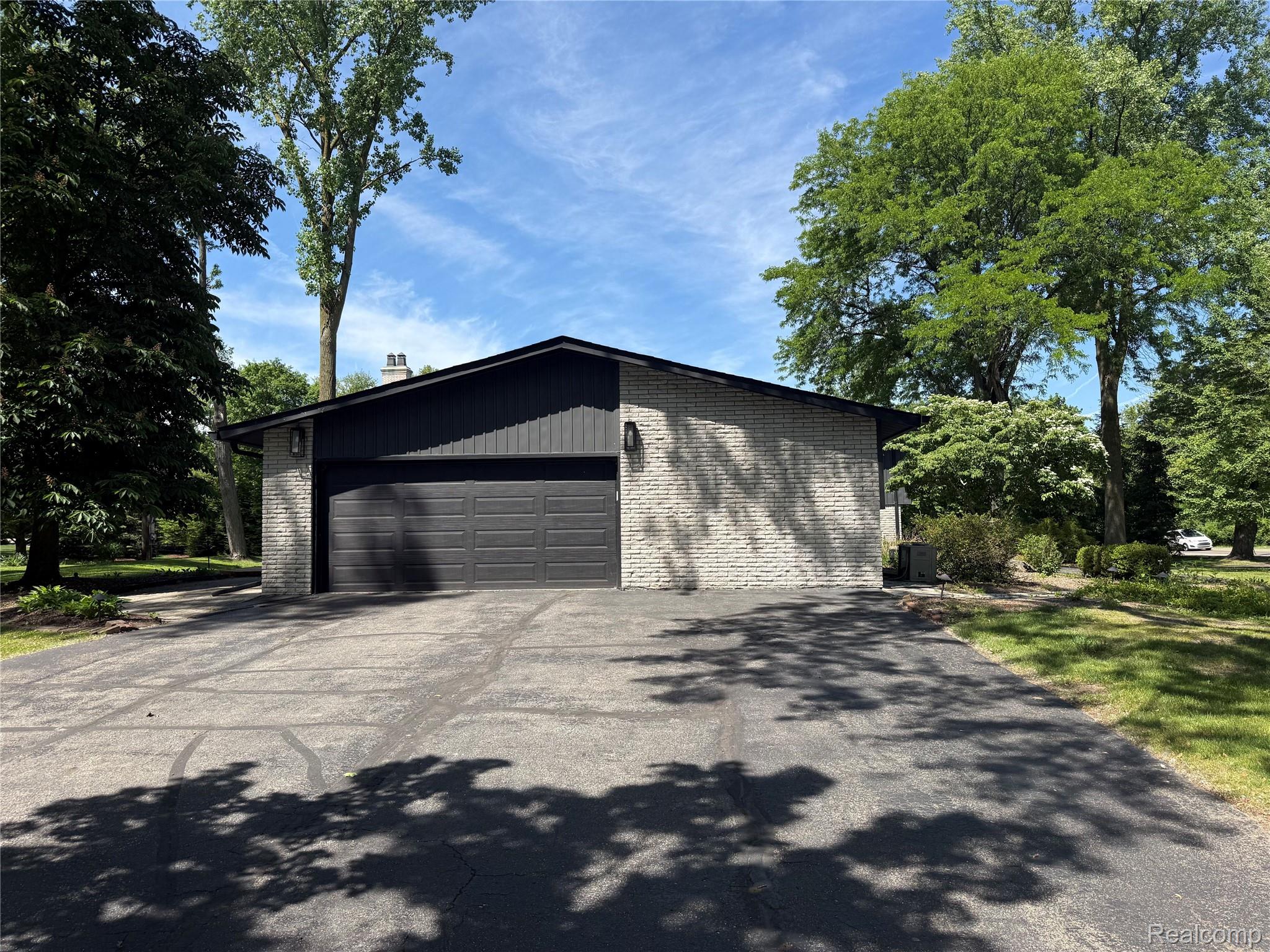 1429 Quarton Road