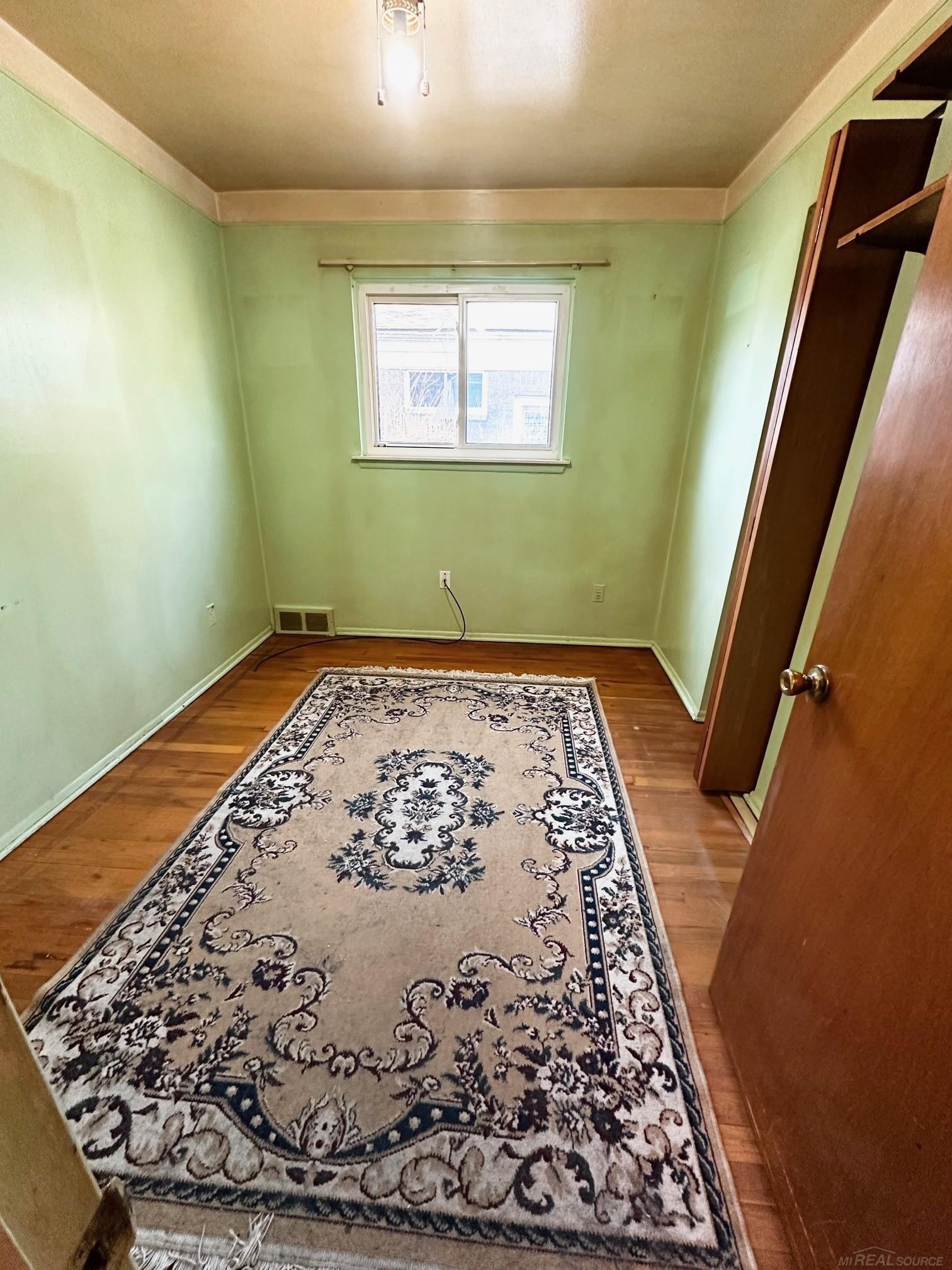 19598 Broadacres Street