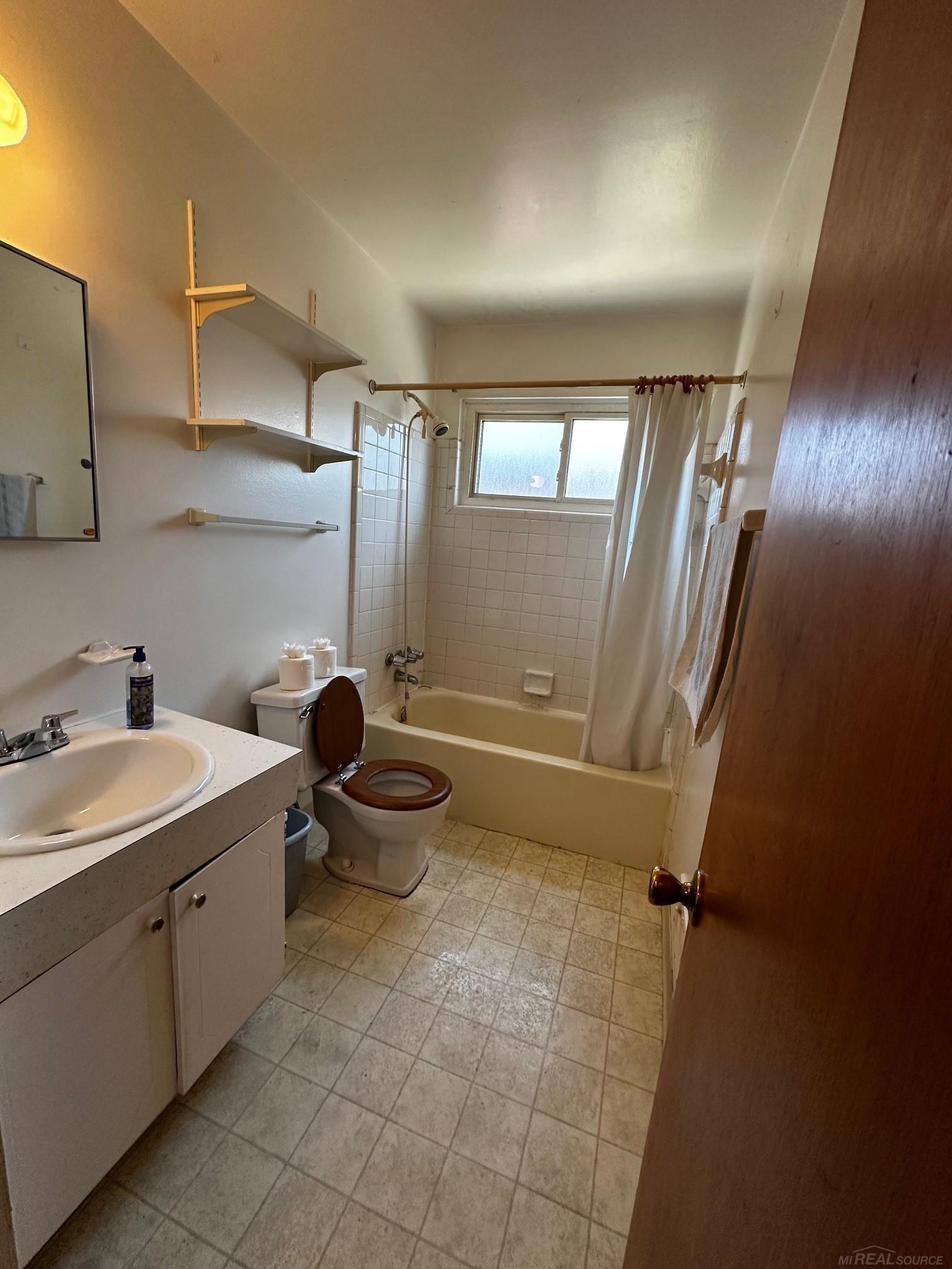 19598 Broadacres Street