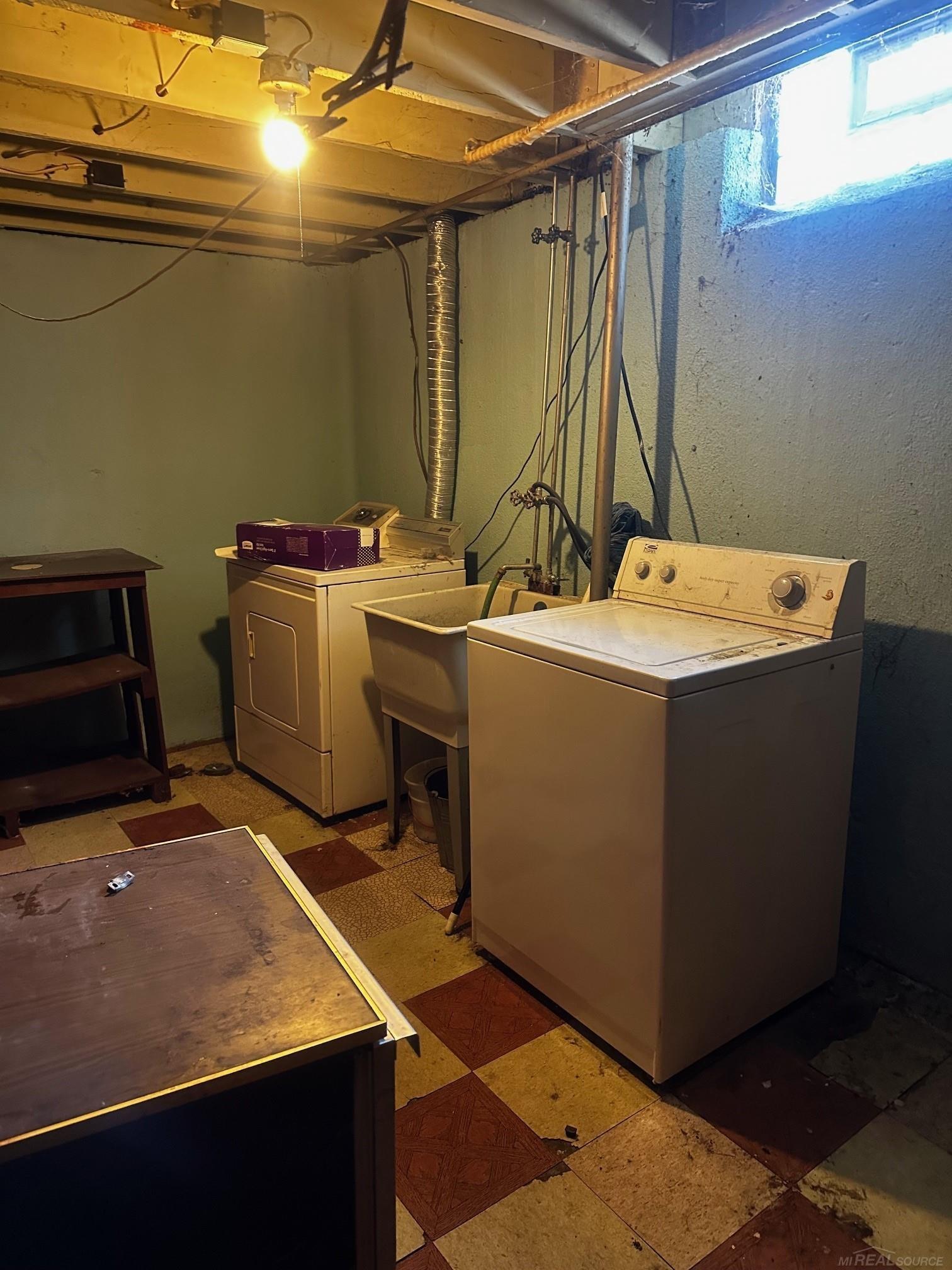 19598 Broadacres Street