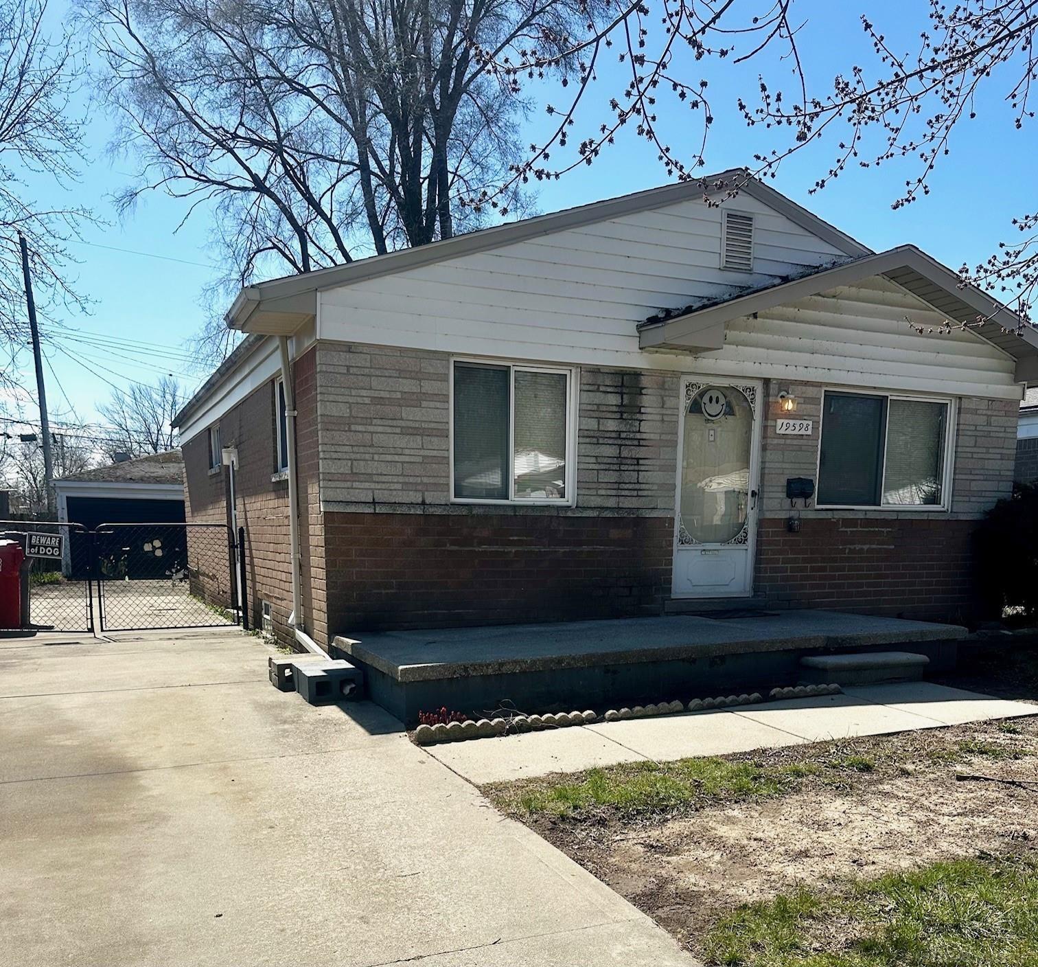 19598 Broadacres Street