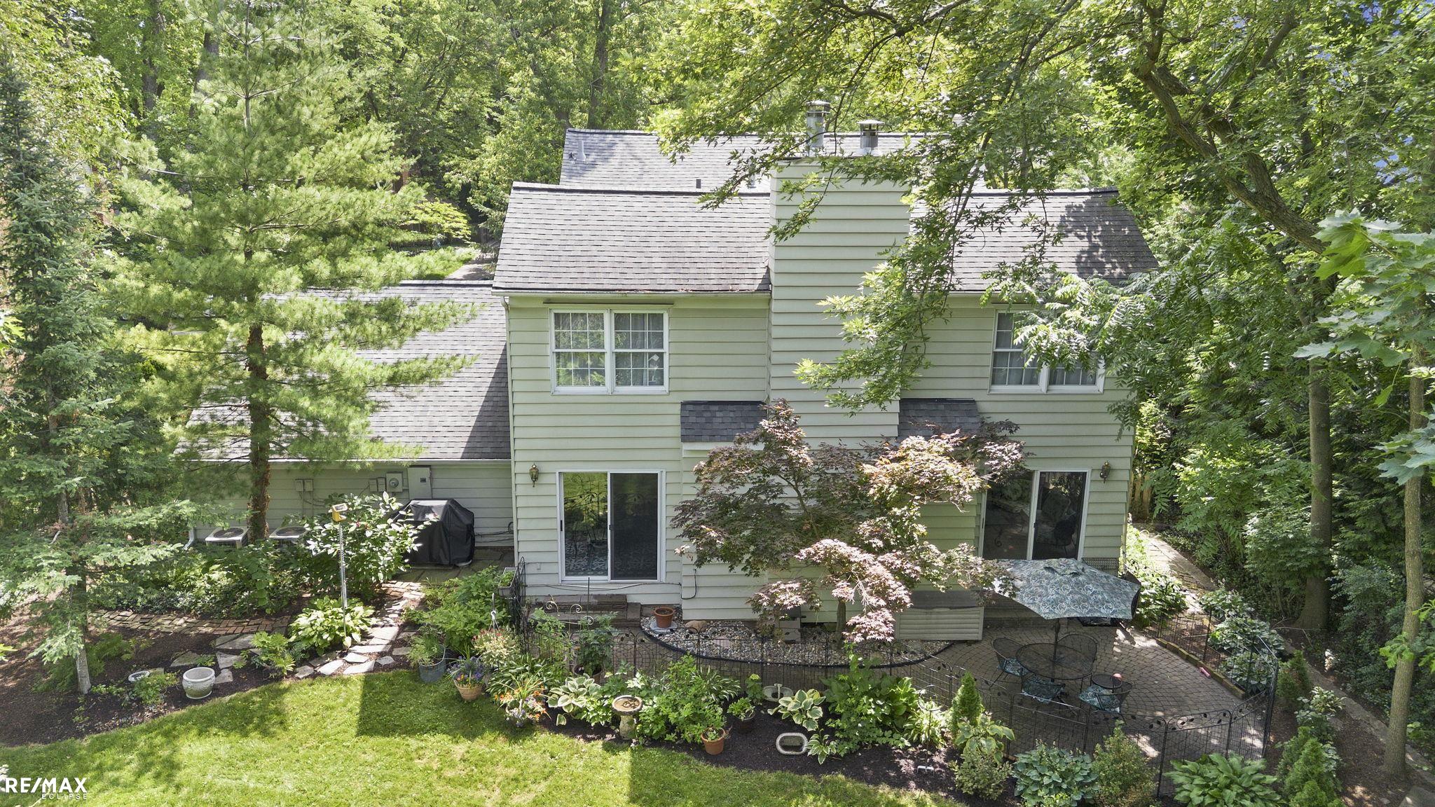 295 Fairfax ST