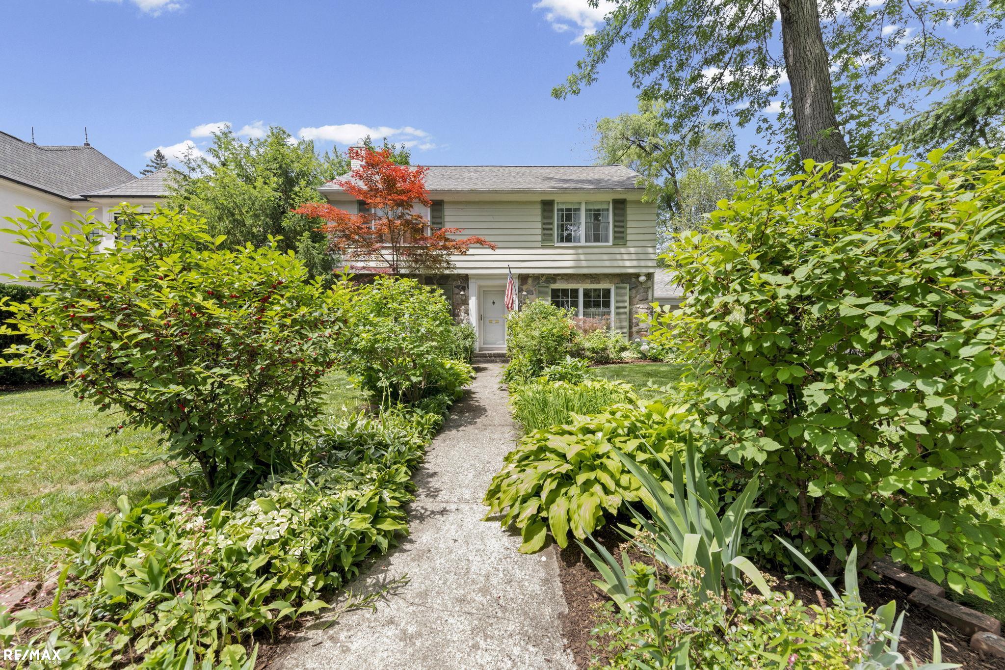 295 Fairfax ST