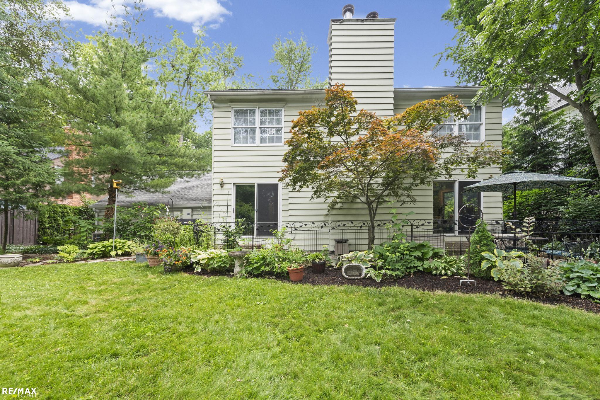 295 Fairfax ST