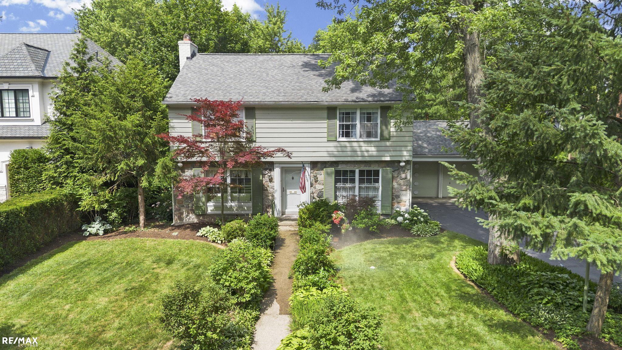 295 Fairfax ST