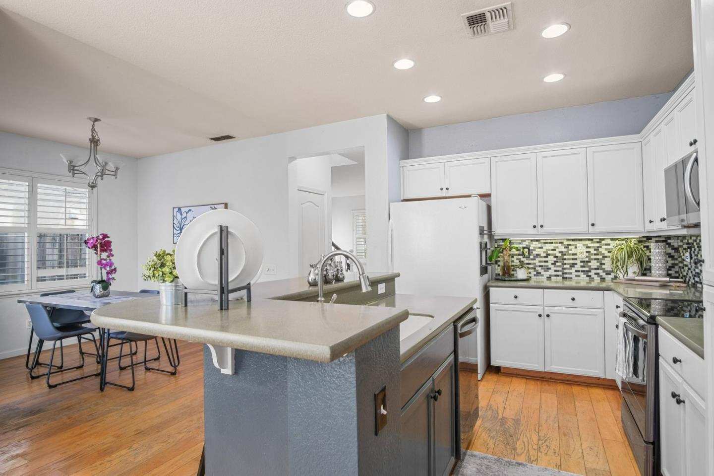 4204 Moon Rose Court