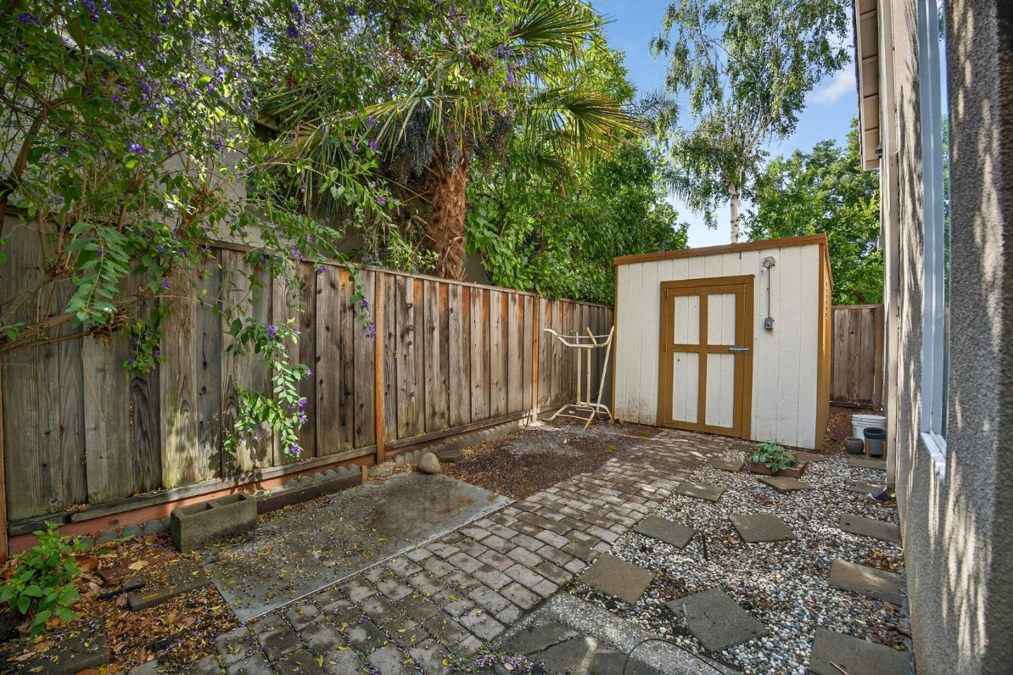 1469 Eagles Nest Lane