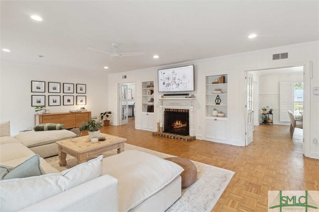 102 E 56th Street