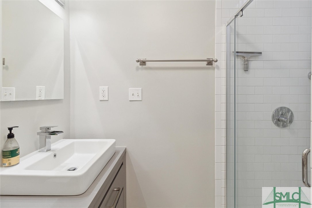 102 E 56th Street
