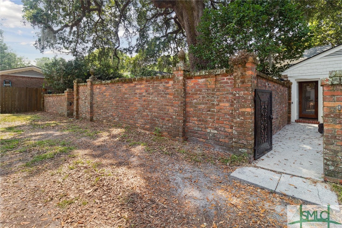 102 E 56th Street