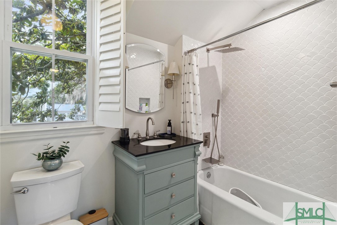 102 E 56th Street