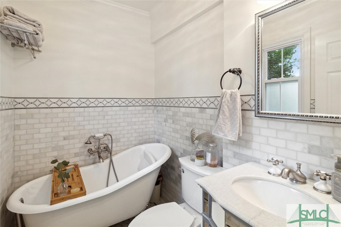 102 E 56th Street