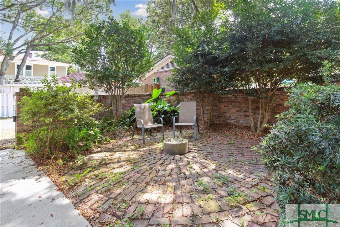 102 E 56th Street