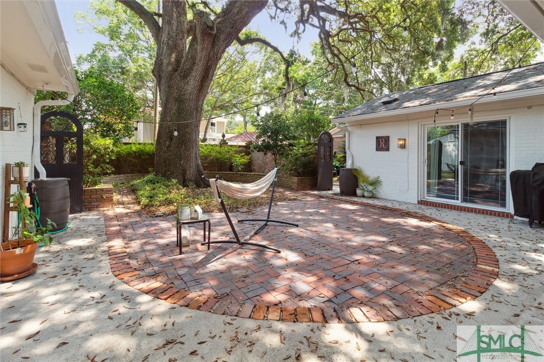 102 E 56th Street