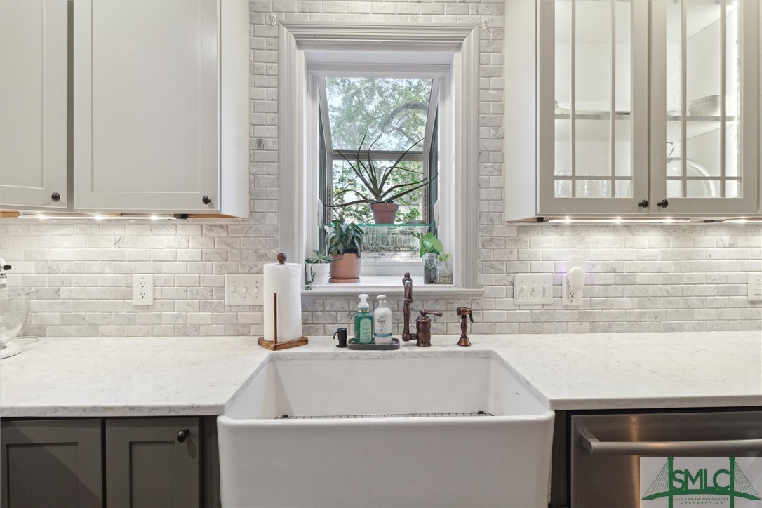 102 E 56th Street