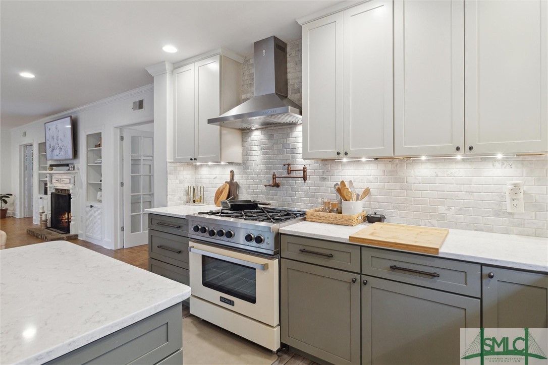 102 E 56th Street