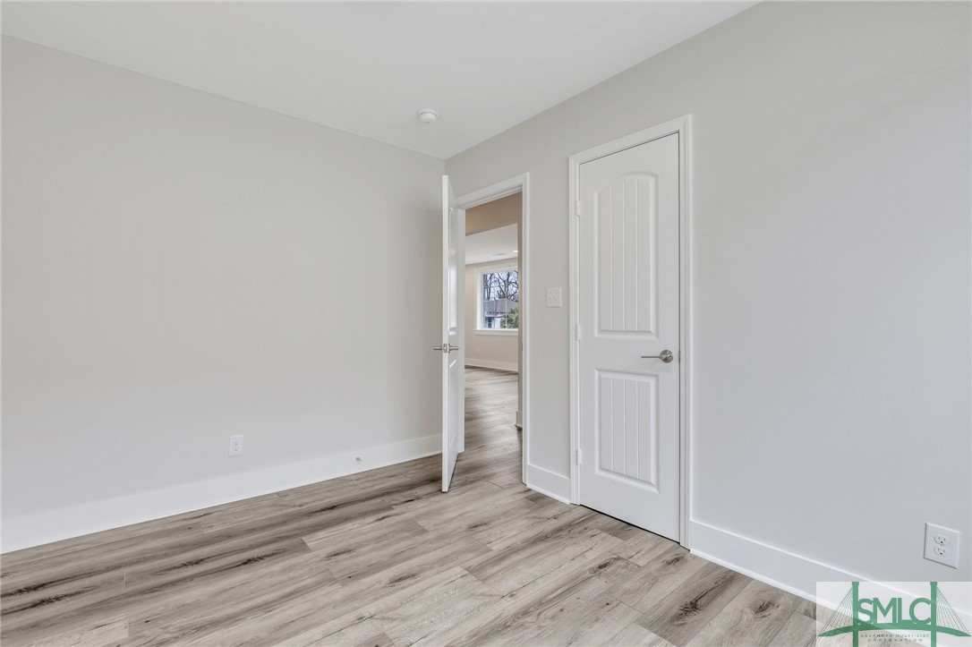 733 W Victory Drive