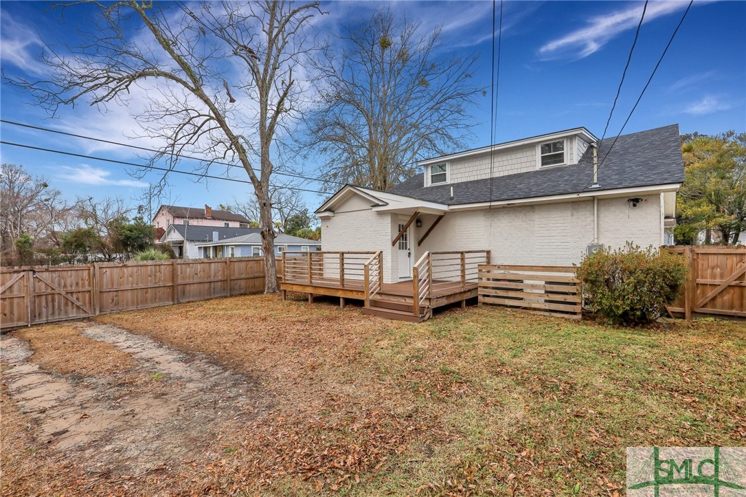 733 W Victory Drive