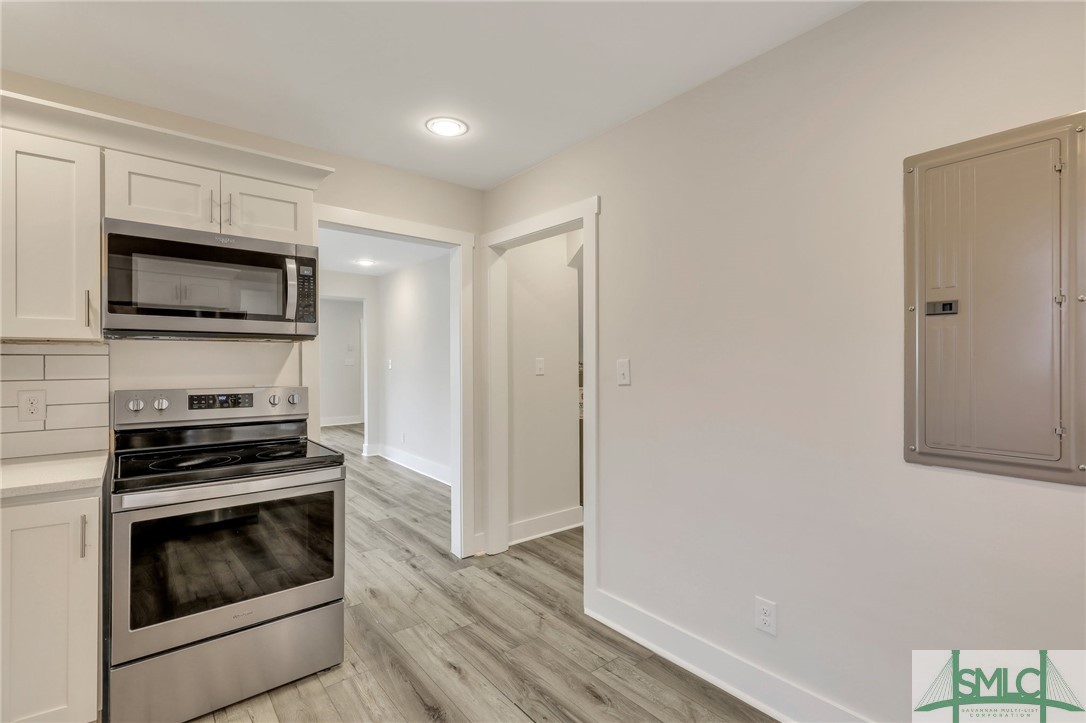 733 W Victory Drive