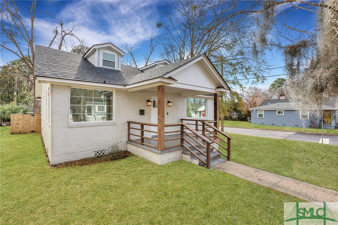 733 W Victory Drive