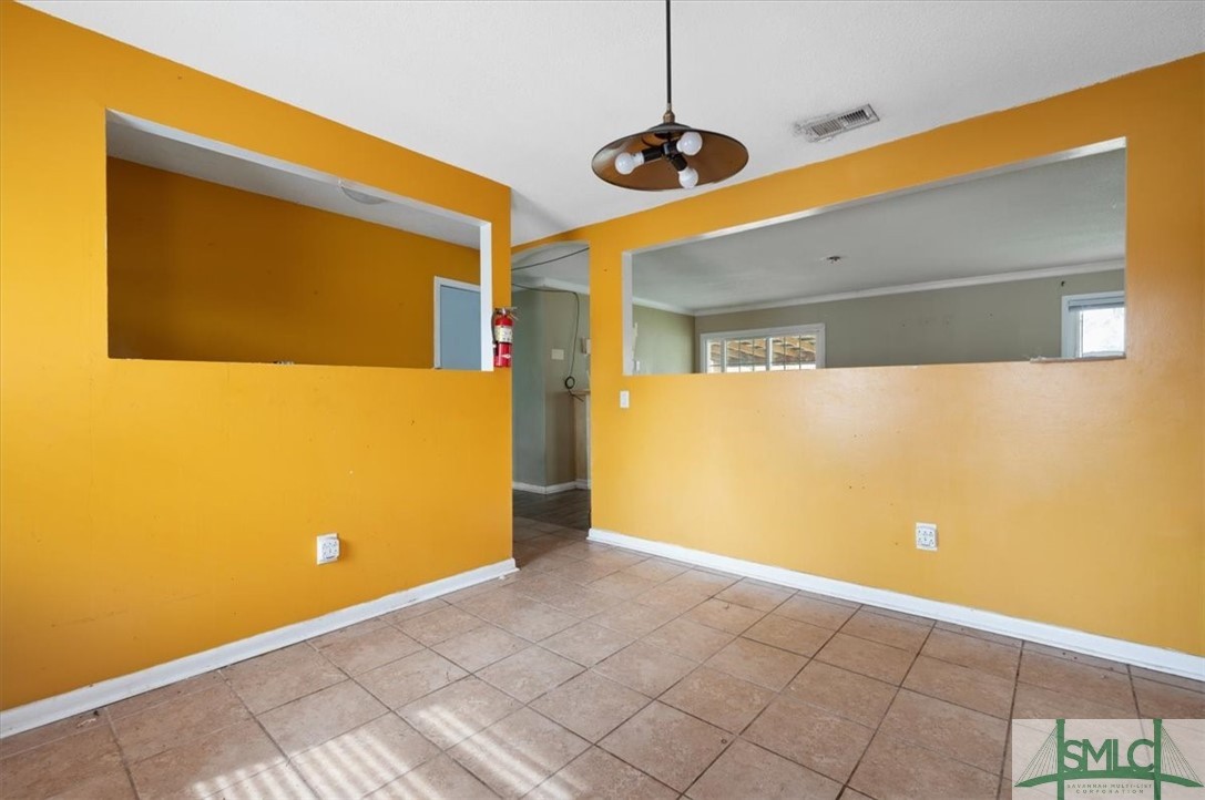 824 kelly Drive