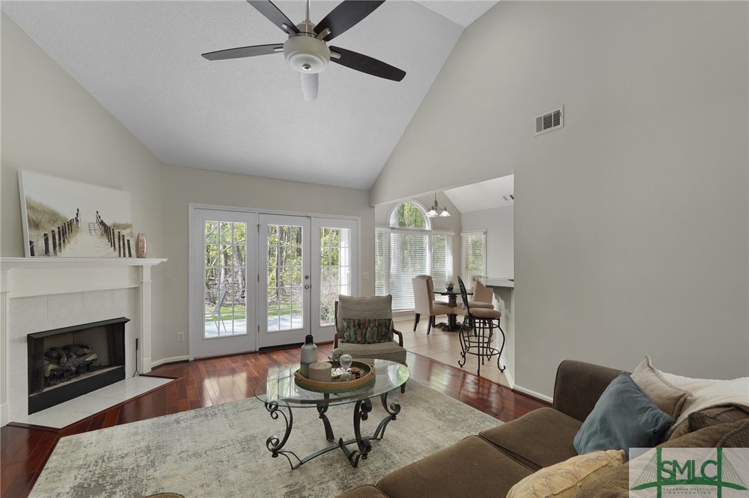 8 Crows Nest Point