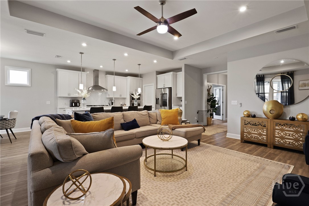 742 Longleaf Drive