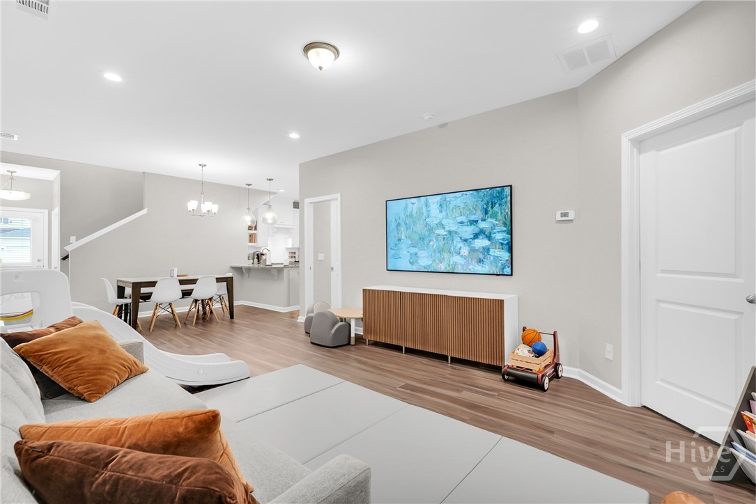 98 Small Pine Lane
