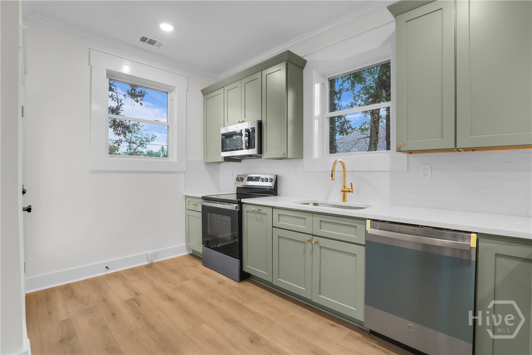 623 W 45th Street