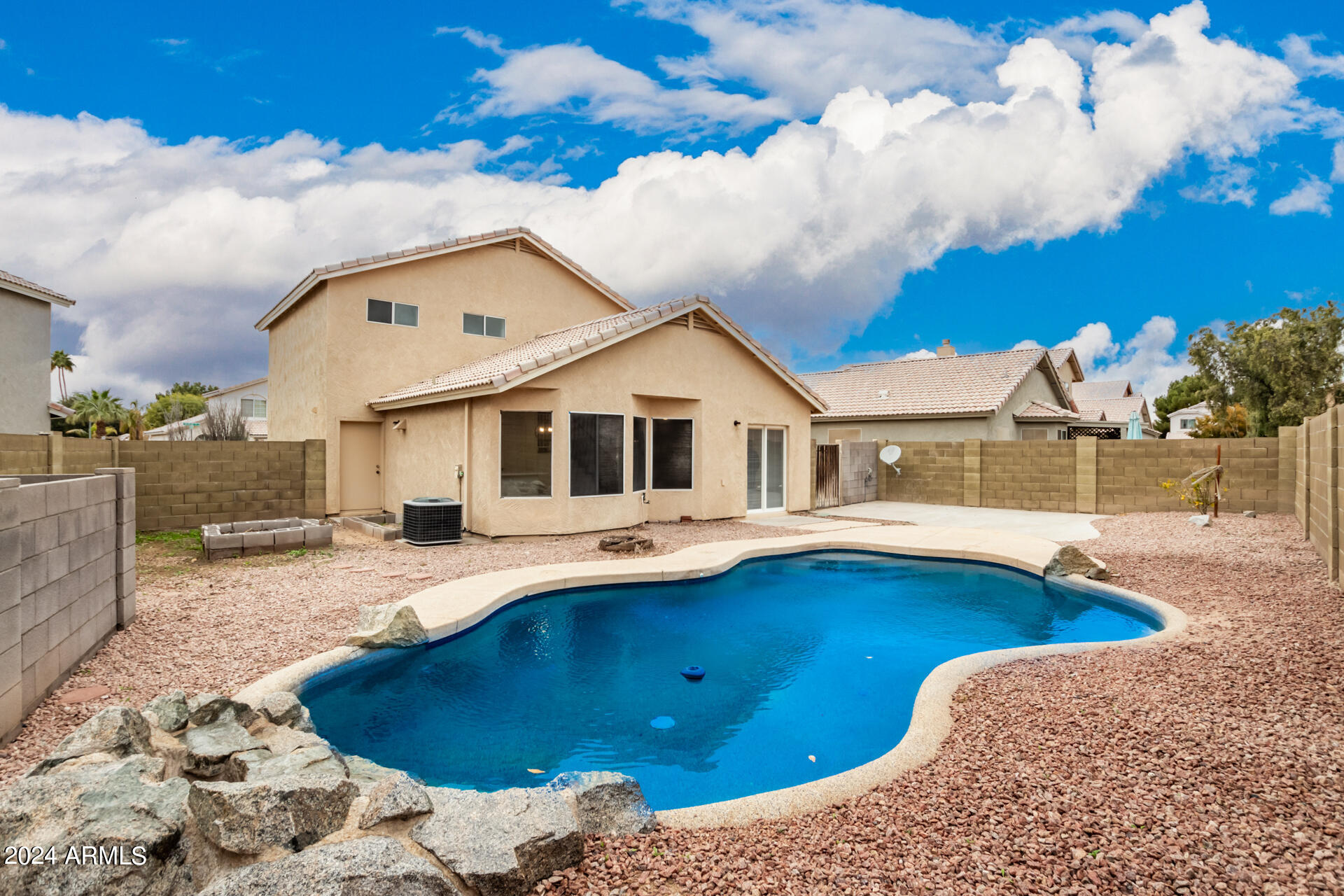 829 N BLUEJAY Drive