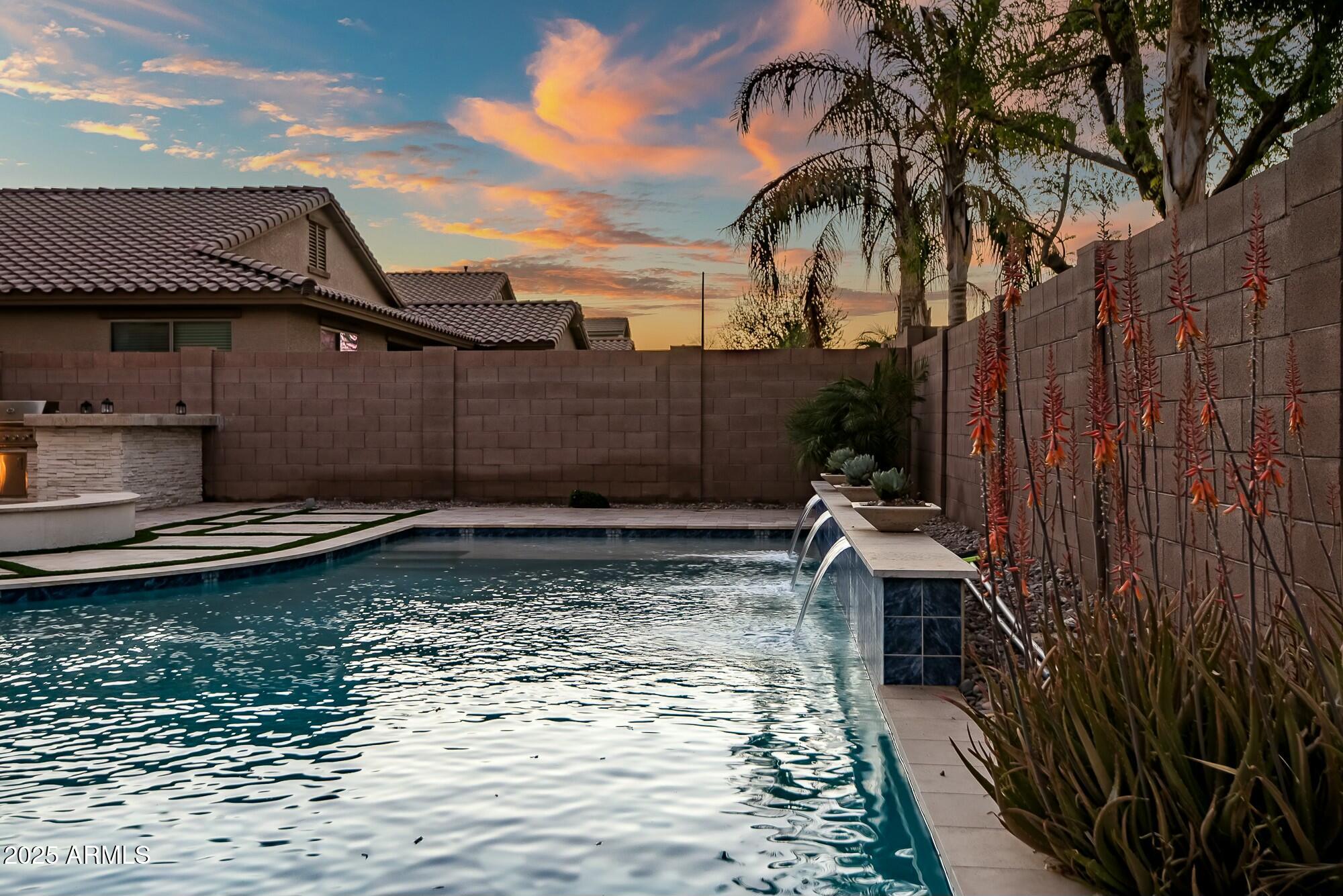 2484 E Lodgepole Drive