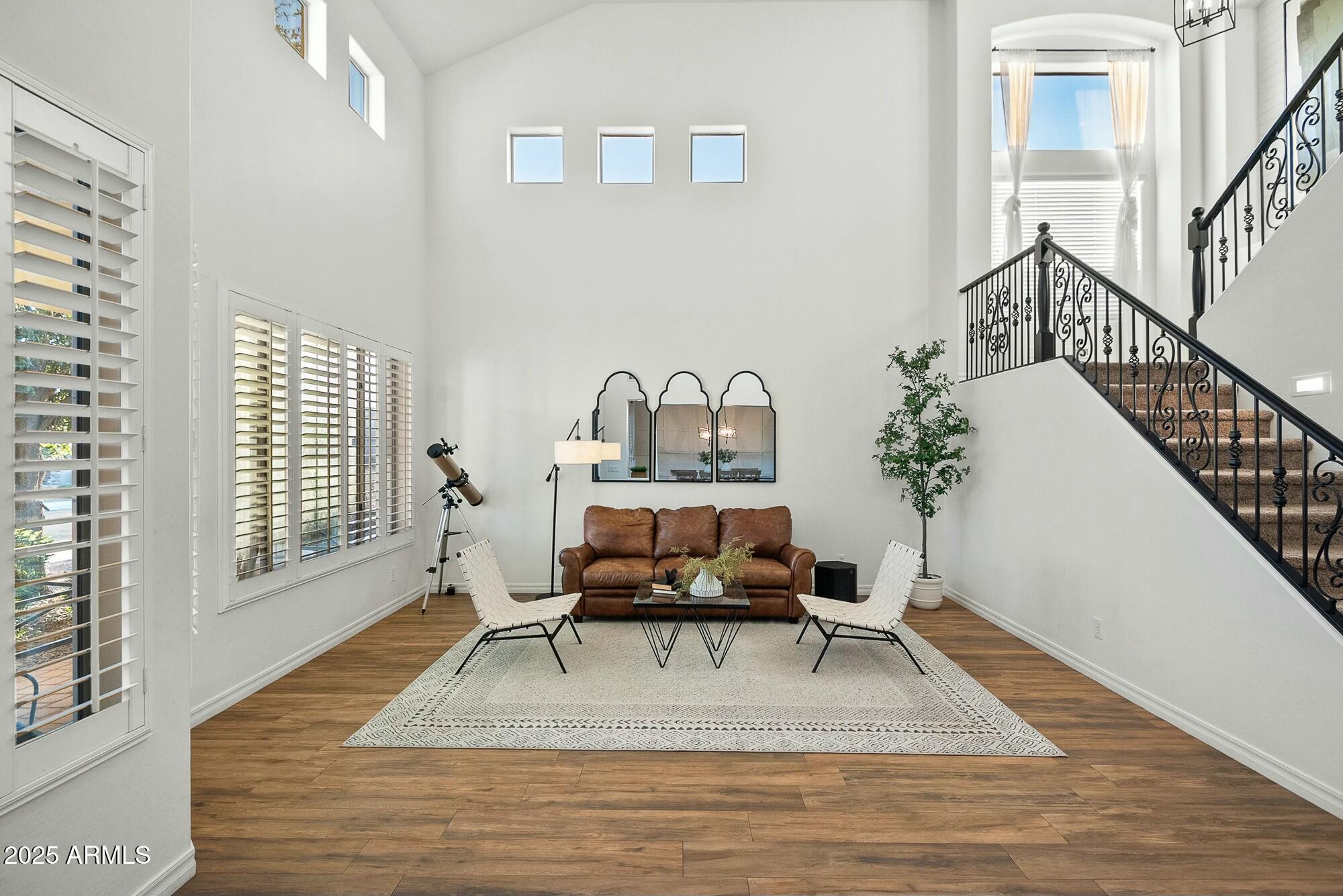 2484 E Lodgepole Drive