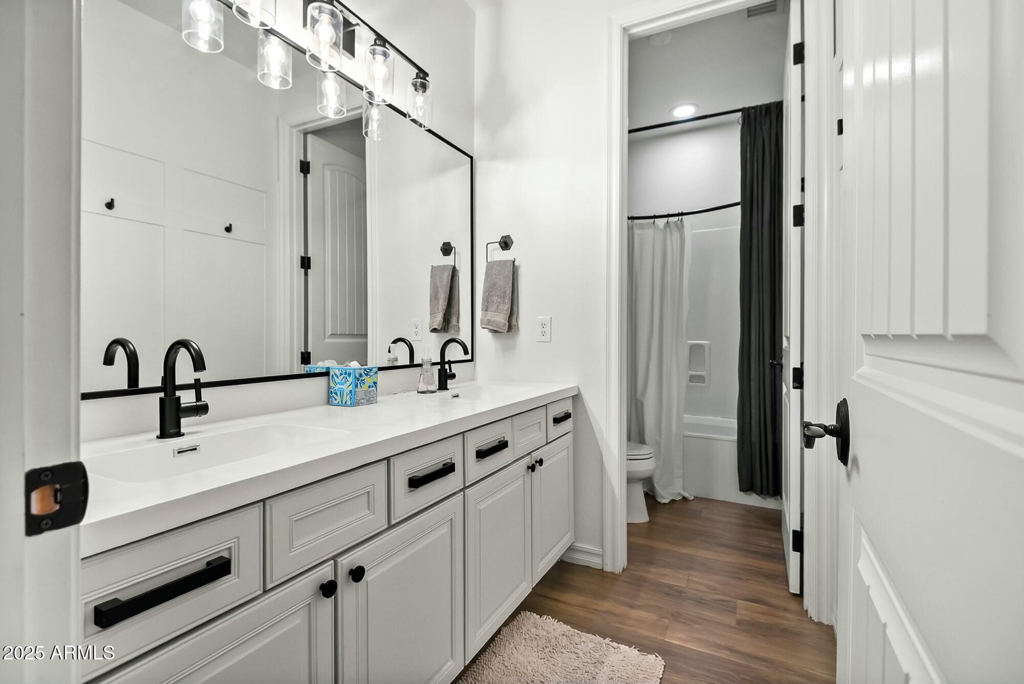 2484 E Lodgepole Drive