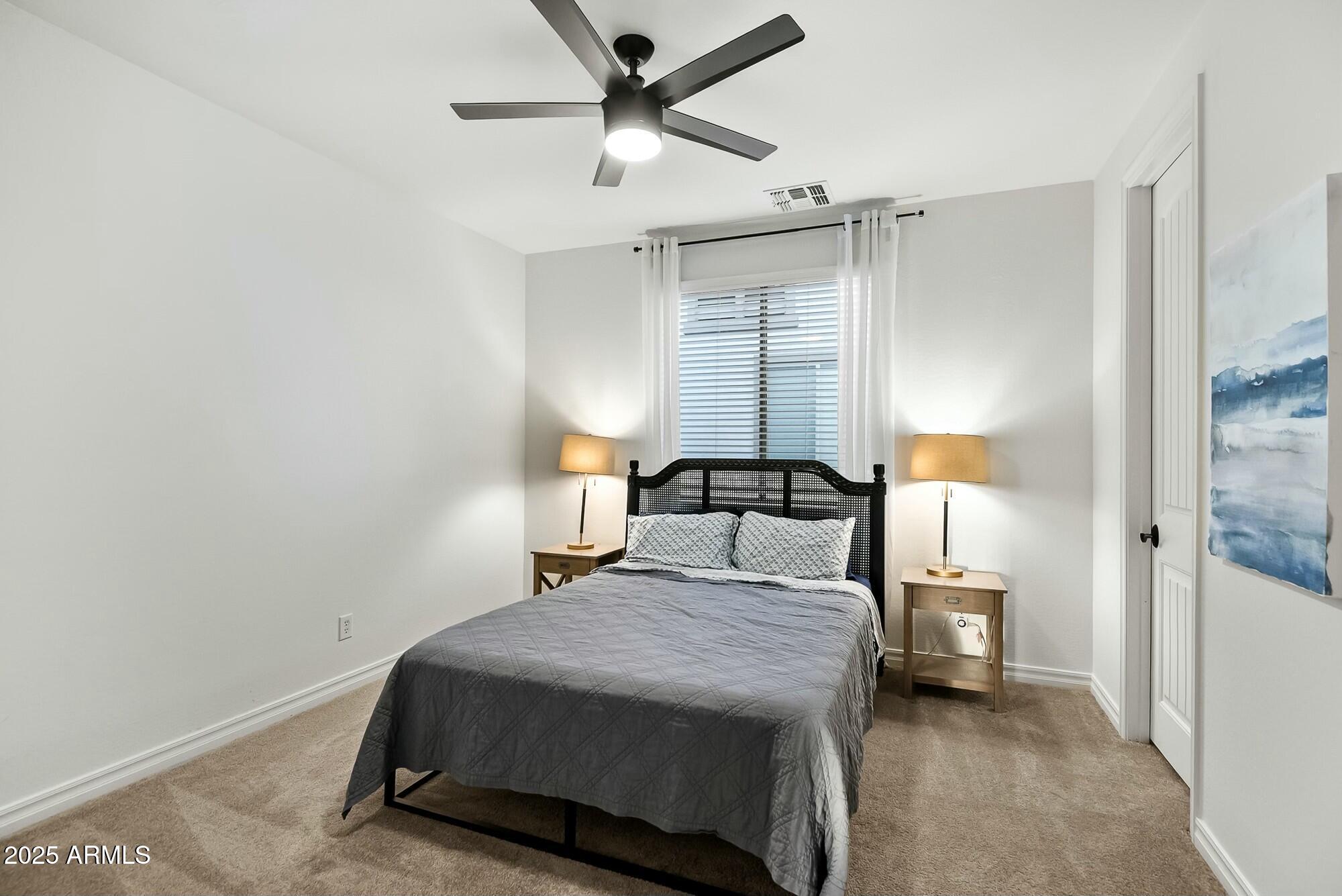 2484 E Lodgepole Drive