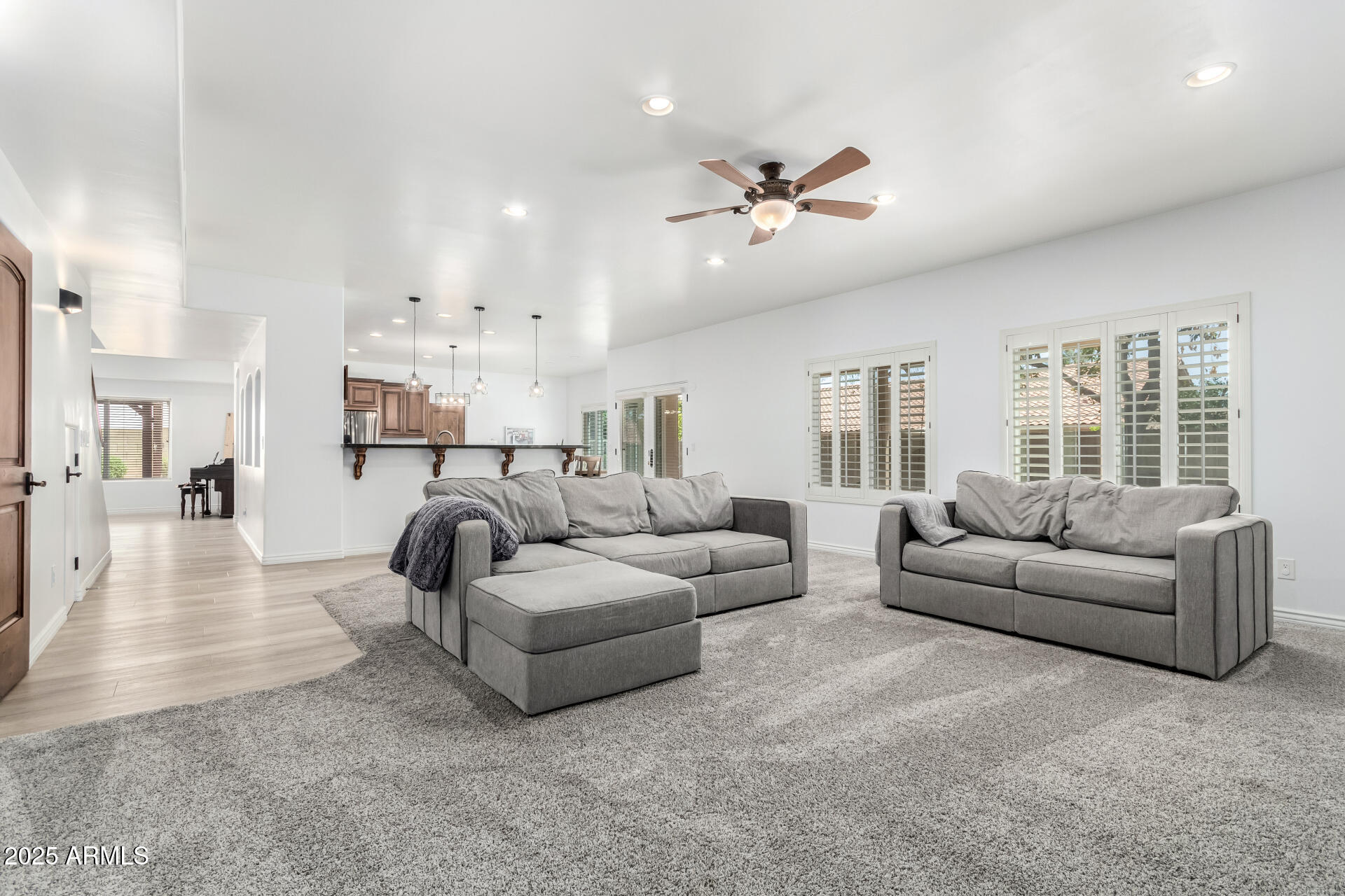 2863 E MALLORY Street