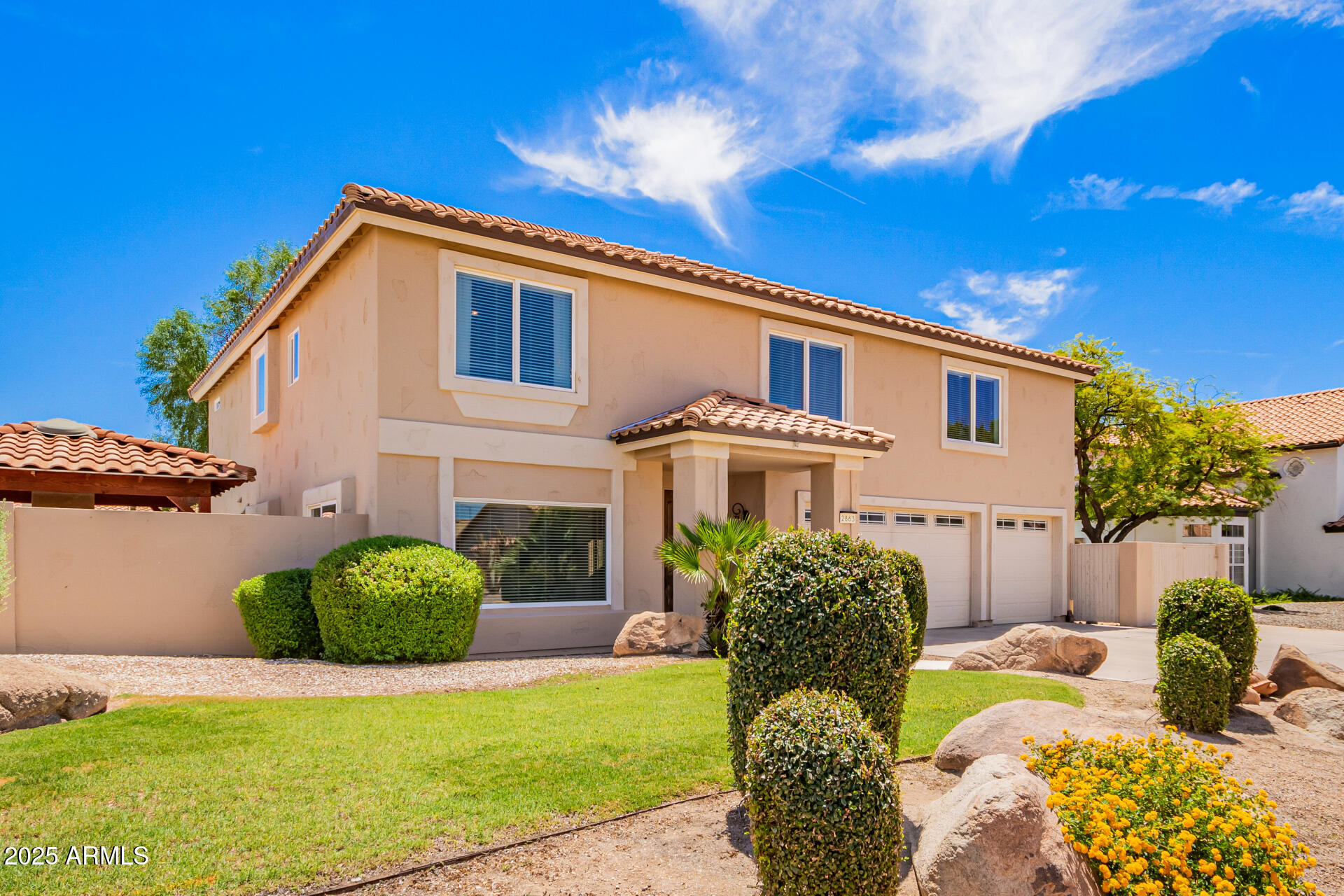 2863 E MALLORY Street