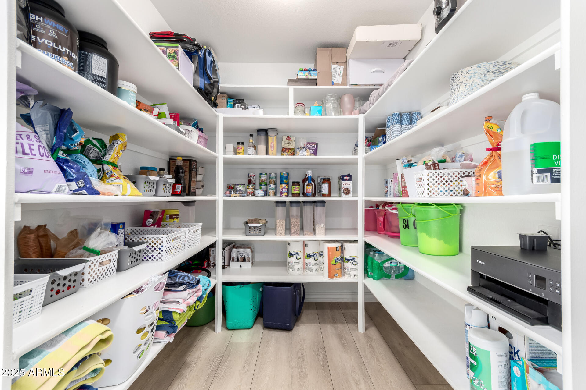 2863 E MALLORY Street