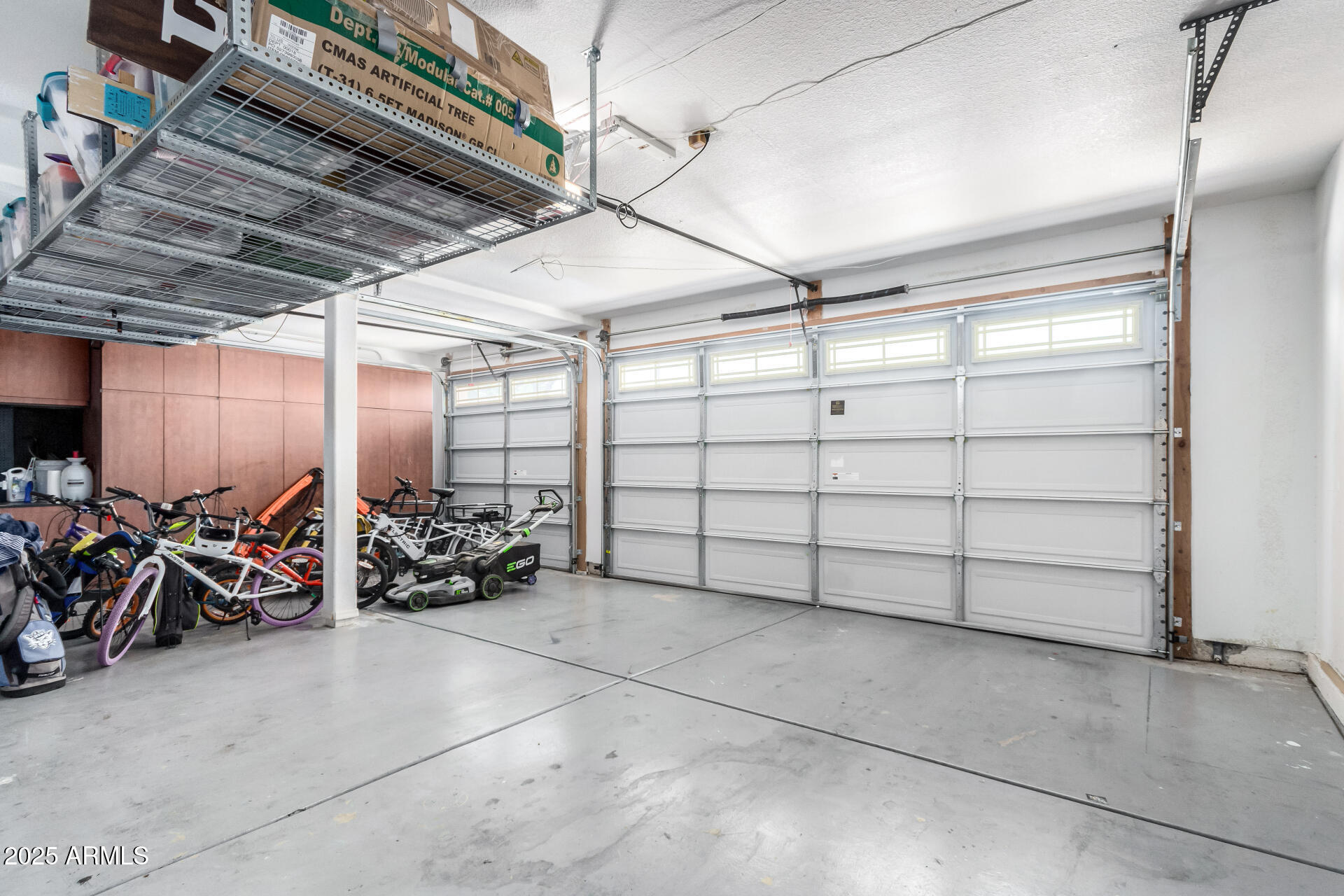 2863 E MALLORY Street