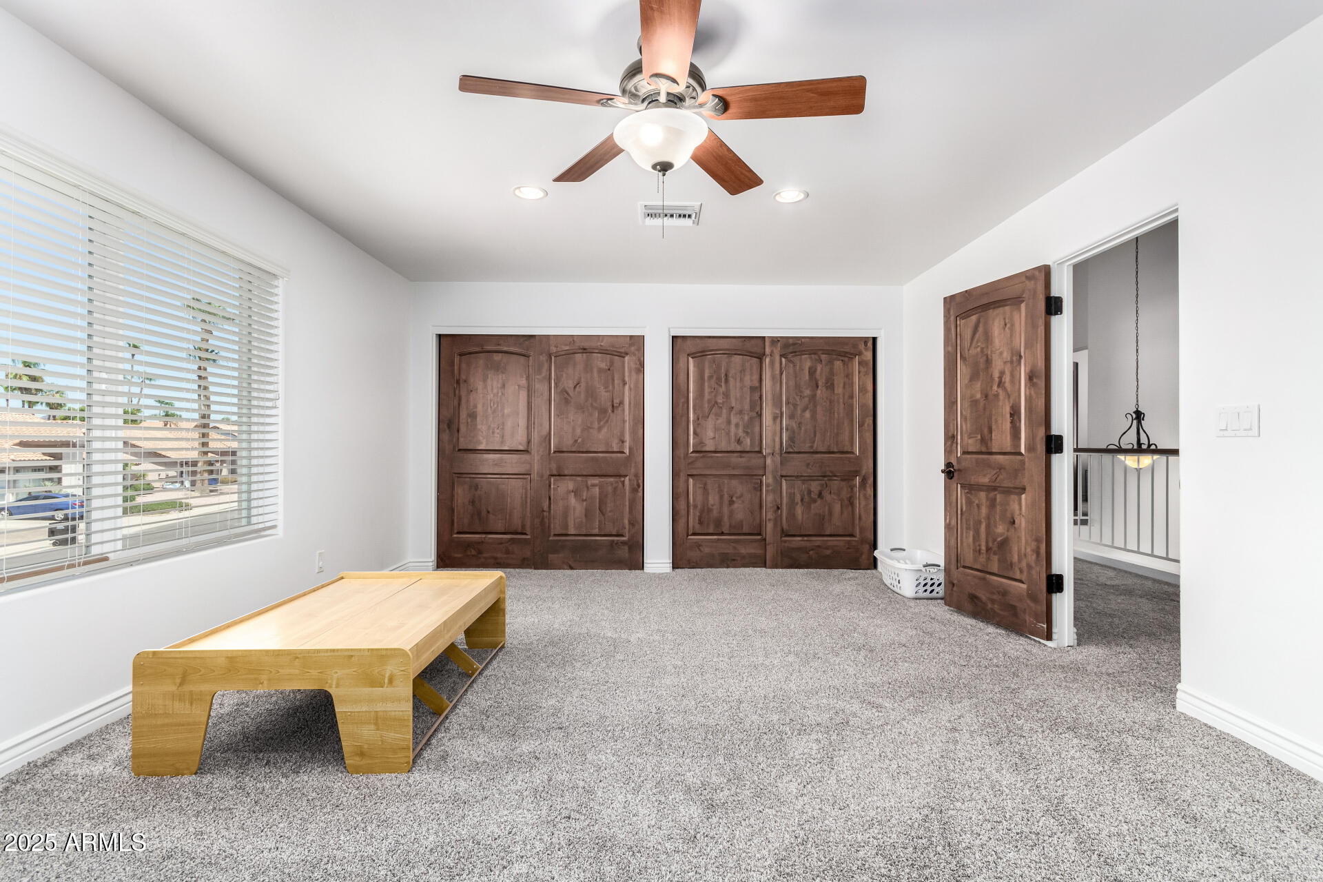 2863 E MALLORY Street